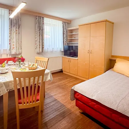 Gaestehaus Im Wiesengrund * Sankt Stefan an der Gail